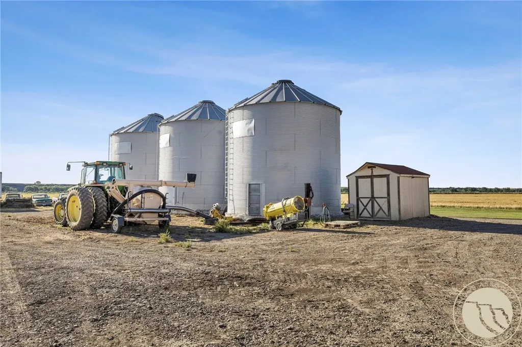 11698 Highway 313 Hardin MT 59034