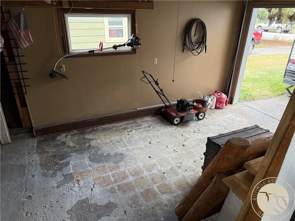 704 Hooper Street Big Timber MT 59011