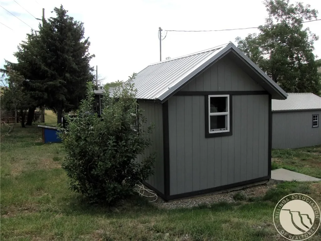 123 S 4th Street Bearcreek MT 59007
