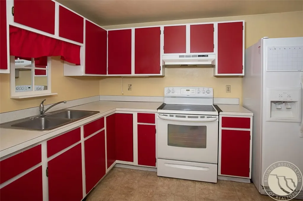 125 7th E Hardin MT 59034