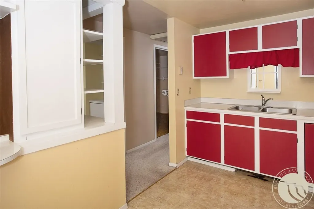 125 7th E Hardin MT 59034