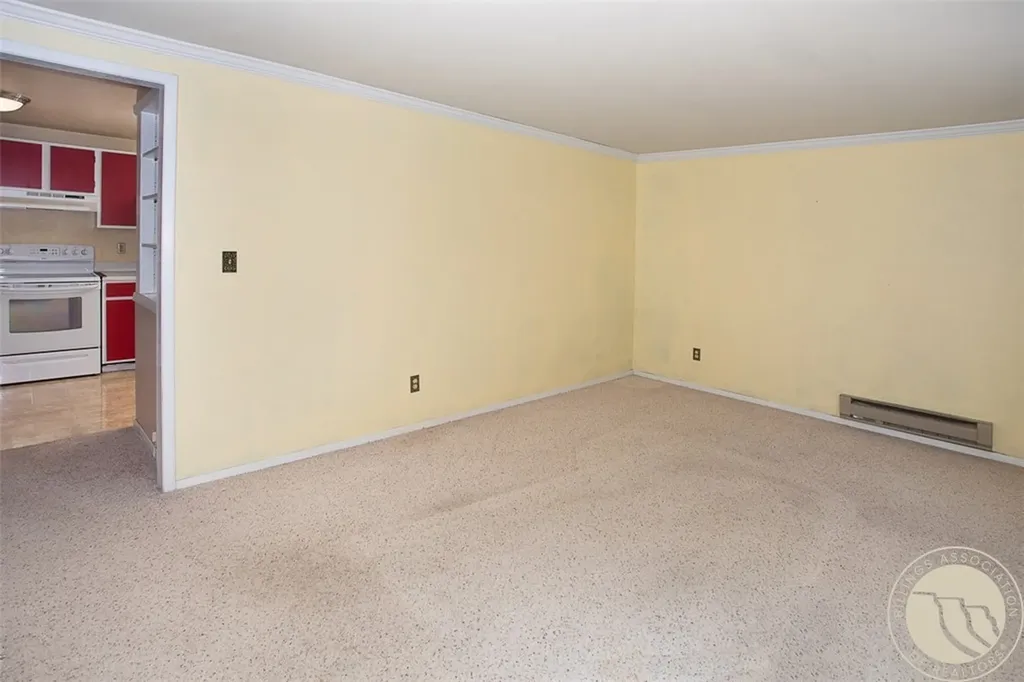 125 7th E Hardin MT 59034