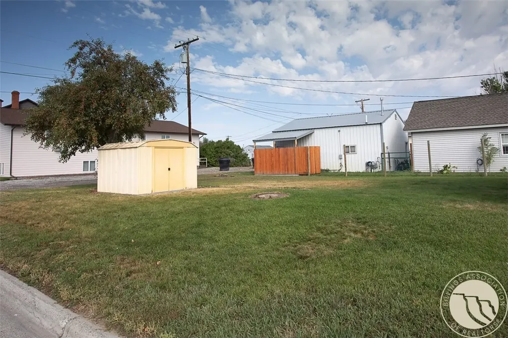 125 7th E Hardin MT 59034