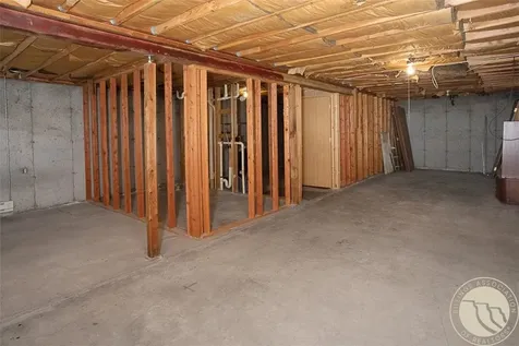 125 7TH E Hardin MT 59034