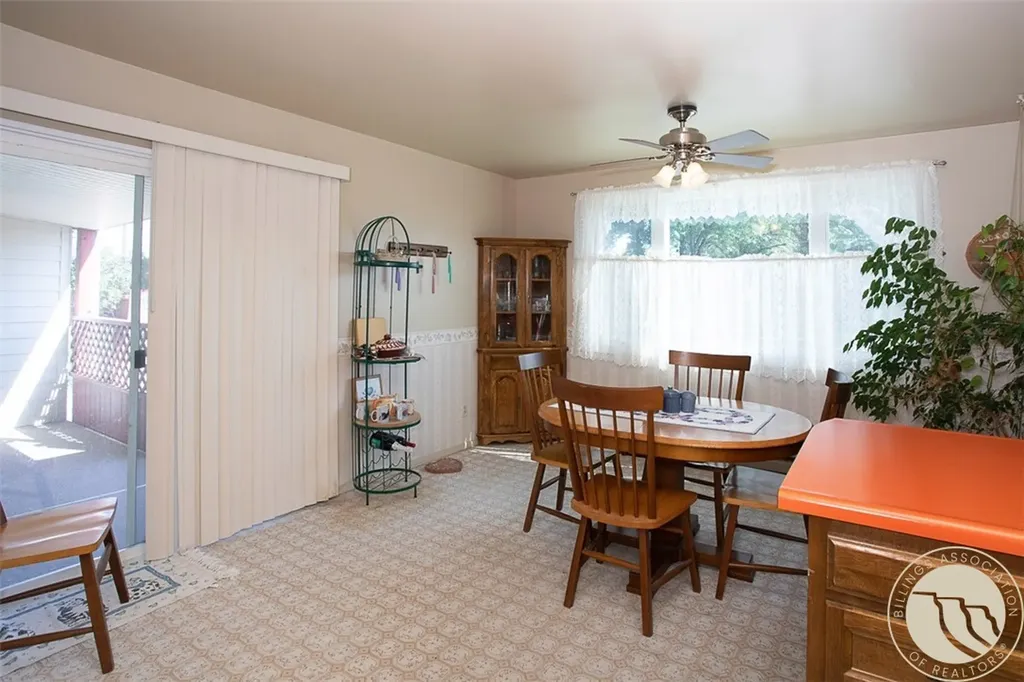 701 1st W Hardin MT 59034