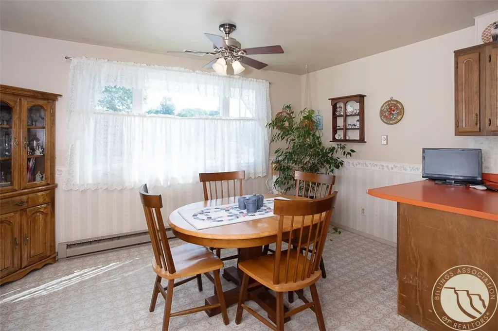 701 1st W Hardin MT 59034