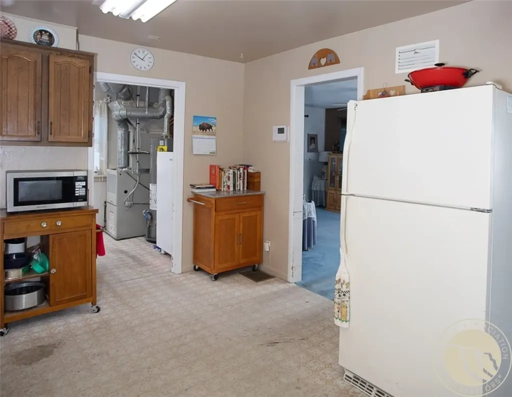 701 1st W Hardin MT 59034