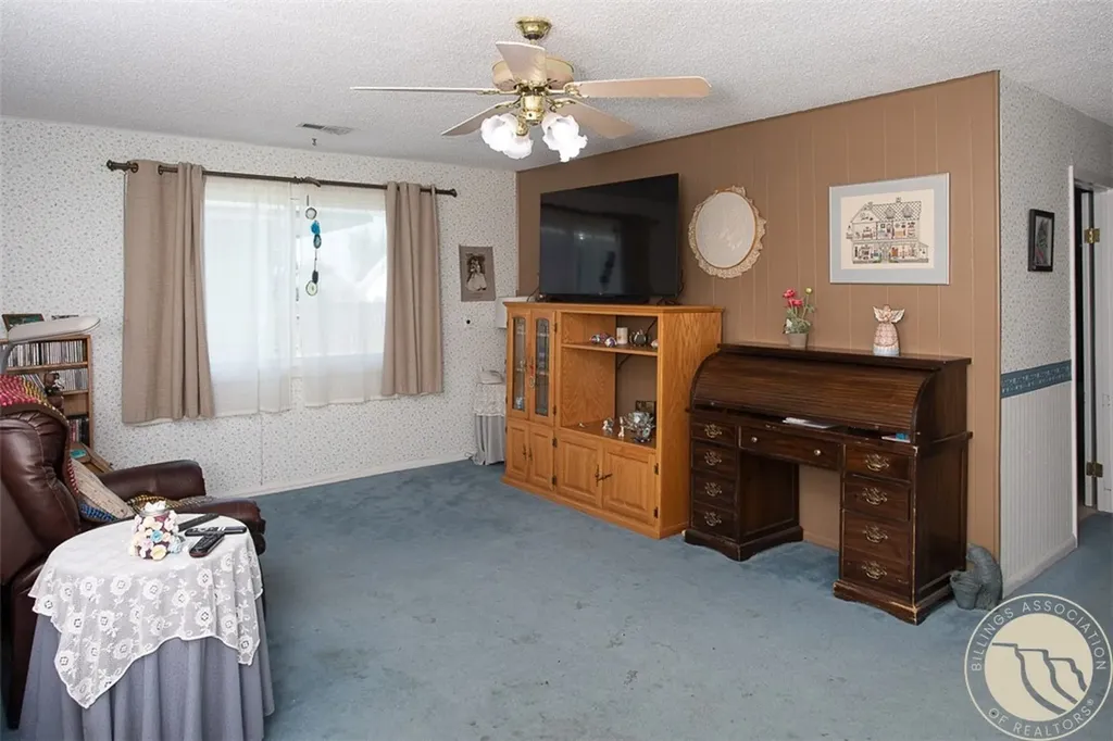 701 1st W Hardin MT 59034