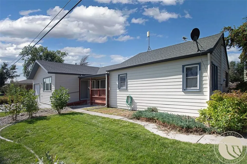 701 1st W Hardin MT 59034