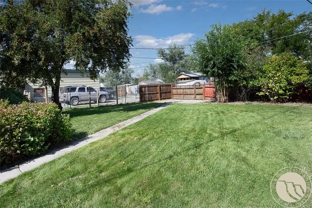 701 1st W Hardin MT 59034