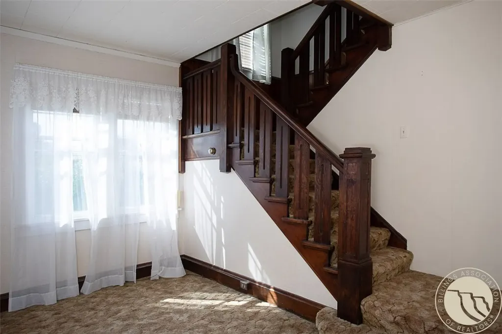 724 N Center Avenue Hardin MT 59034
