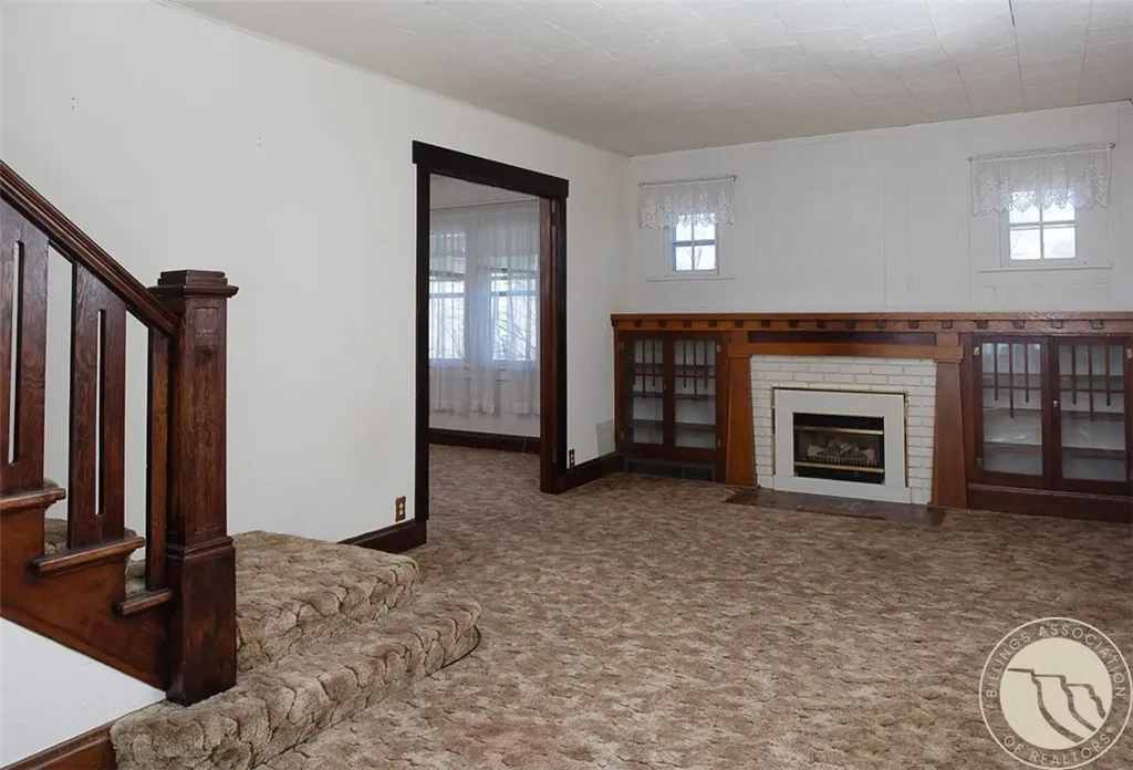 724 N Center Avenue Hardin MT 59034