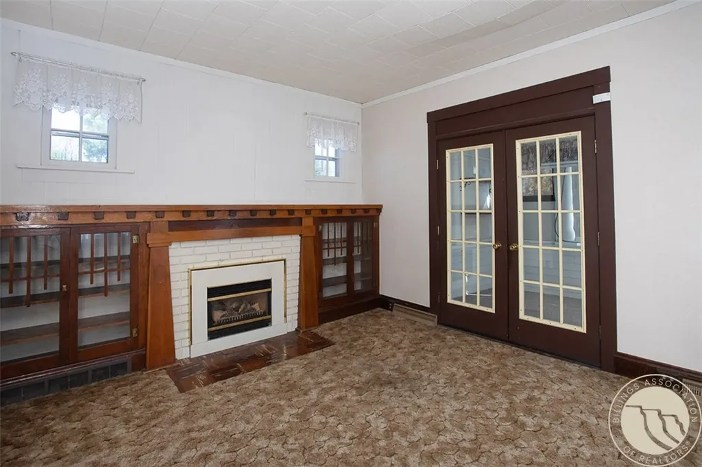 724 N Center Avenue Hardin MT 59034