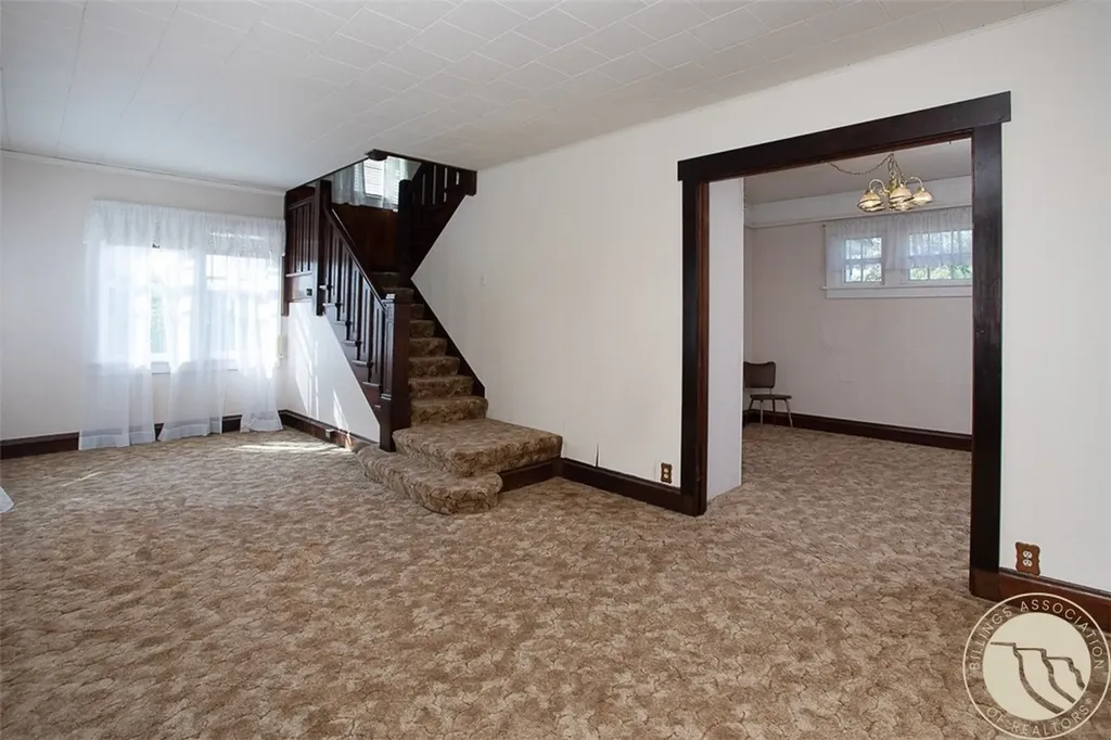 724 N Center Avenue Hardin MT 59034