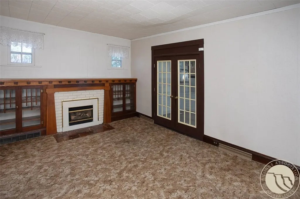 724 N Center Avenue Hardin MT 59034