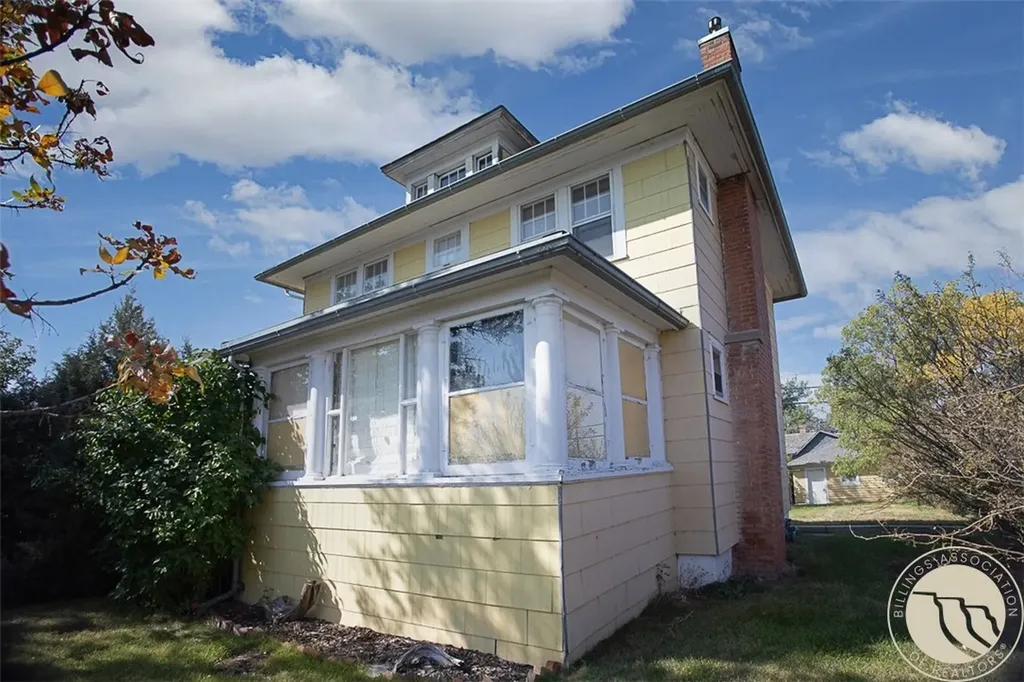 724 N Center Avenue Hardin MT 59034