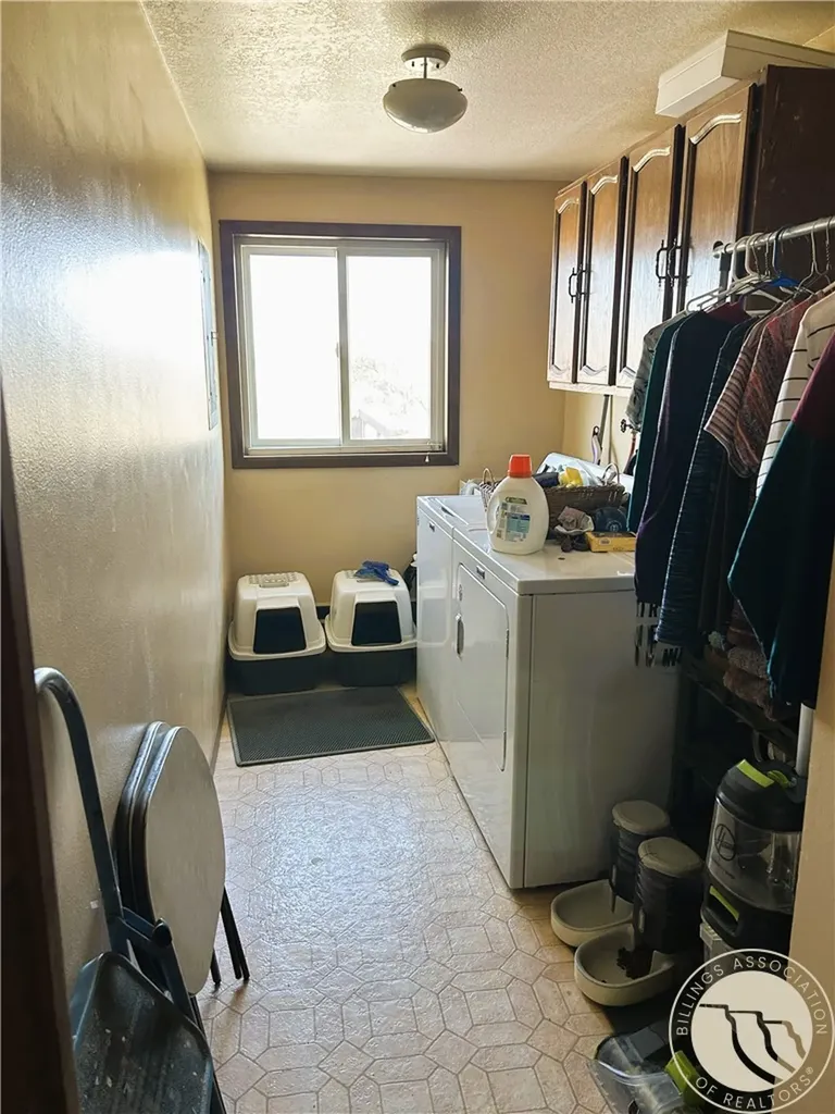 1144 Sugar Factory Road Hardin MT 59034