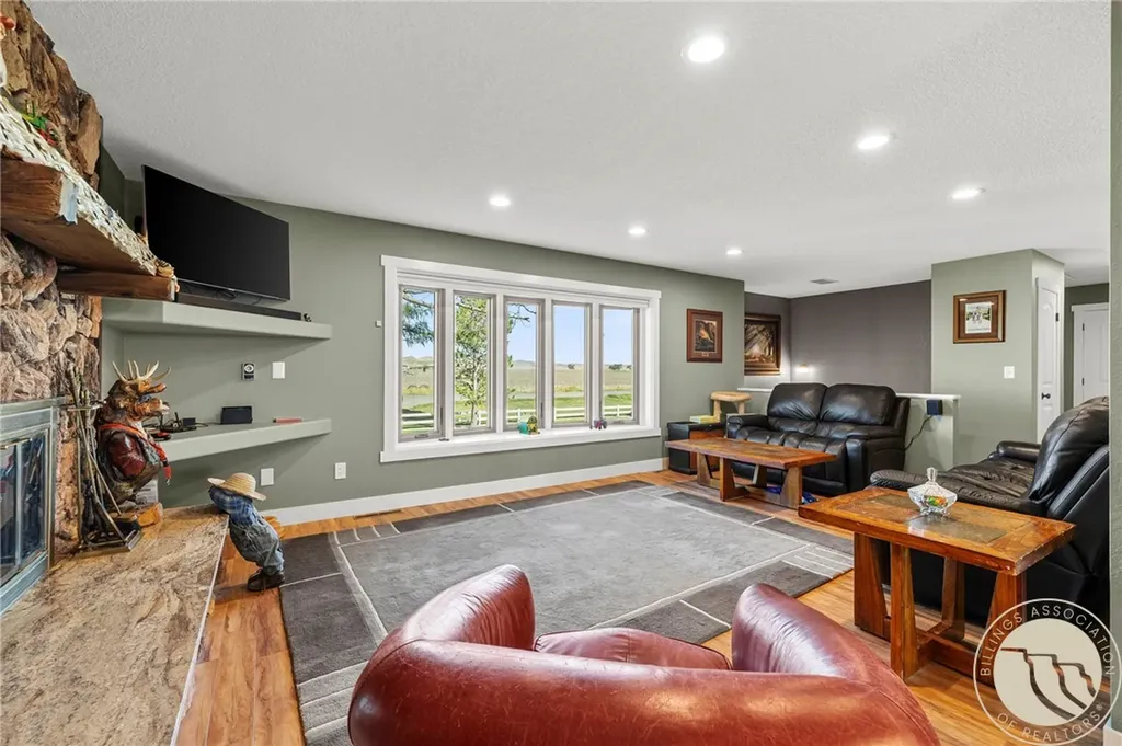 11698 Highway 313 Hardin MT 59034