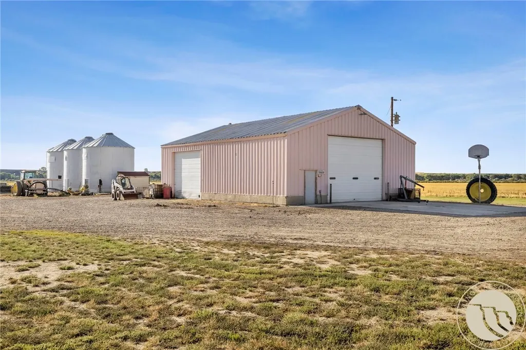 11698 Highway 313 Hardin MT 59034