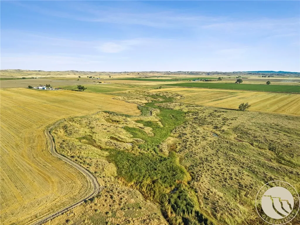 11698 Highway 313 Hardin MT 59034