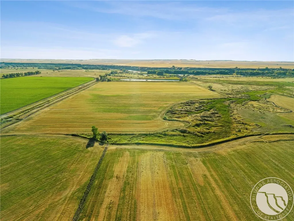 11698 Highway 313 Hardin MT 59034