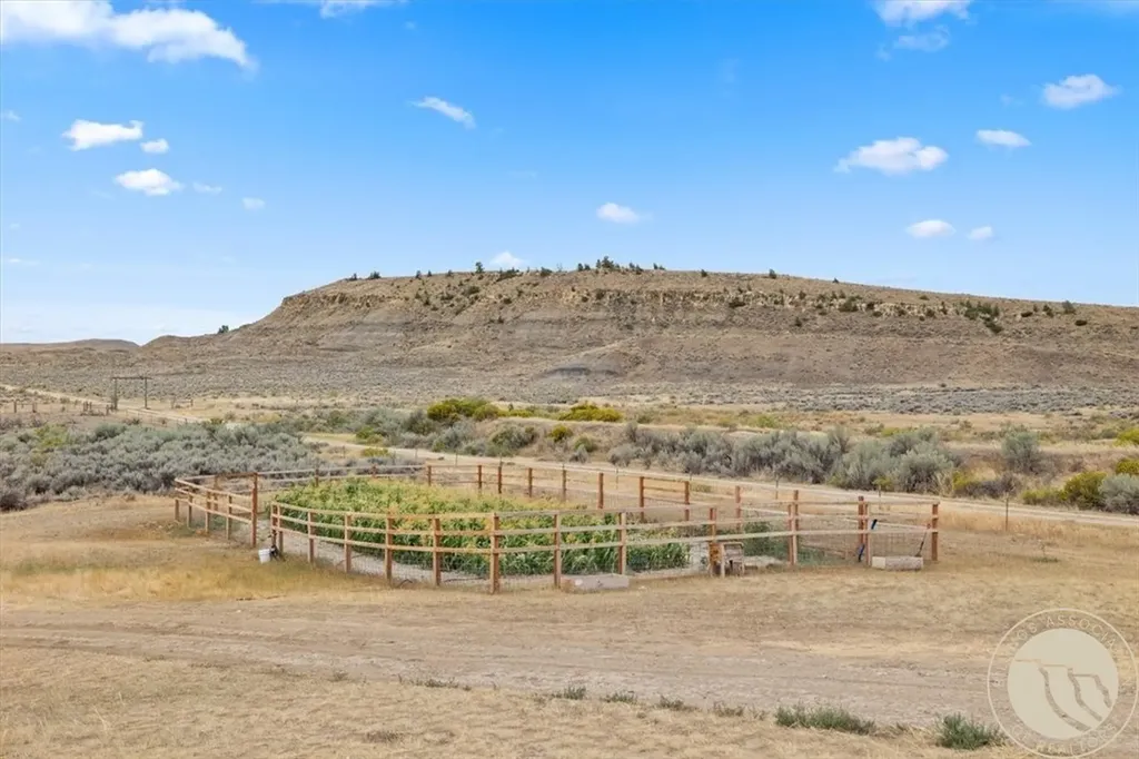 194 N Dry Creek Road Bridger MT 59014