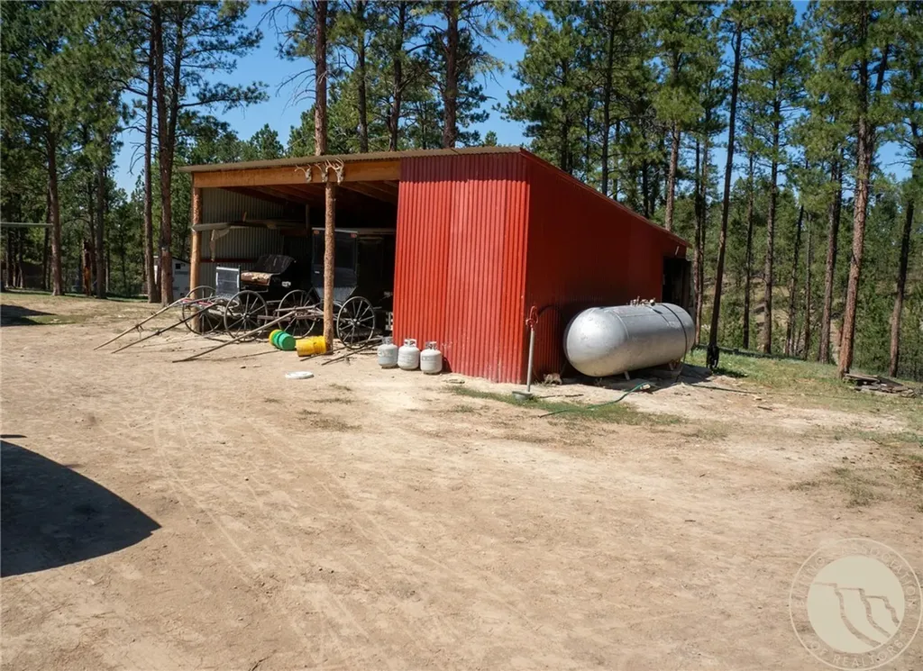 448 W Parrot Creek Roundup MT 59072