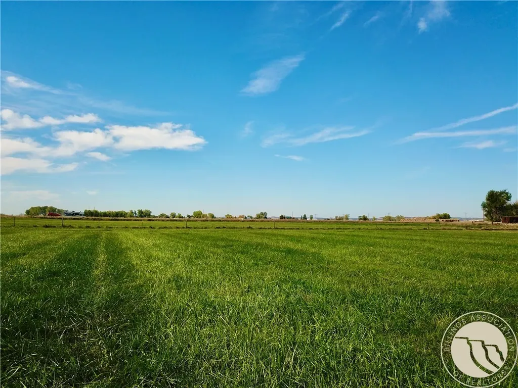 2408 E I Ballantine MT 59006