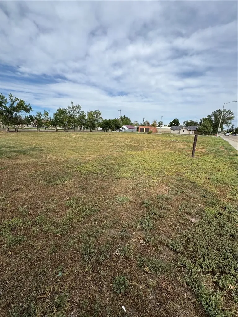 705 W 3rd Street Hardin MT 59034