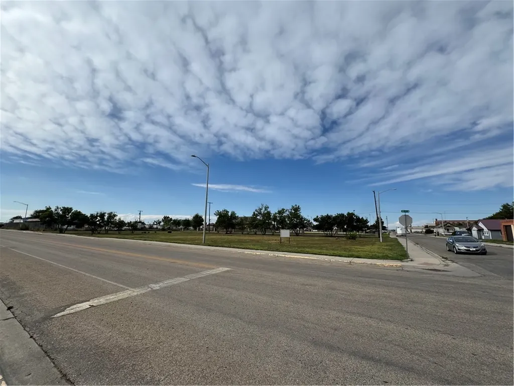 705 W 3rd Street Hardin MT 59034