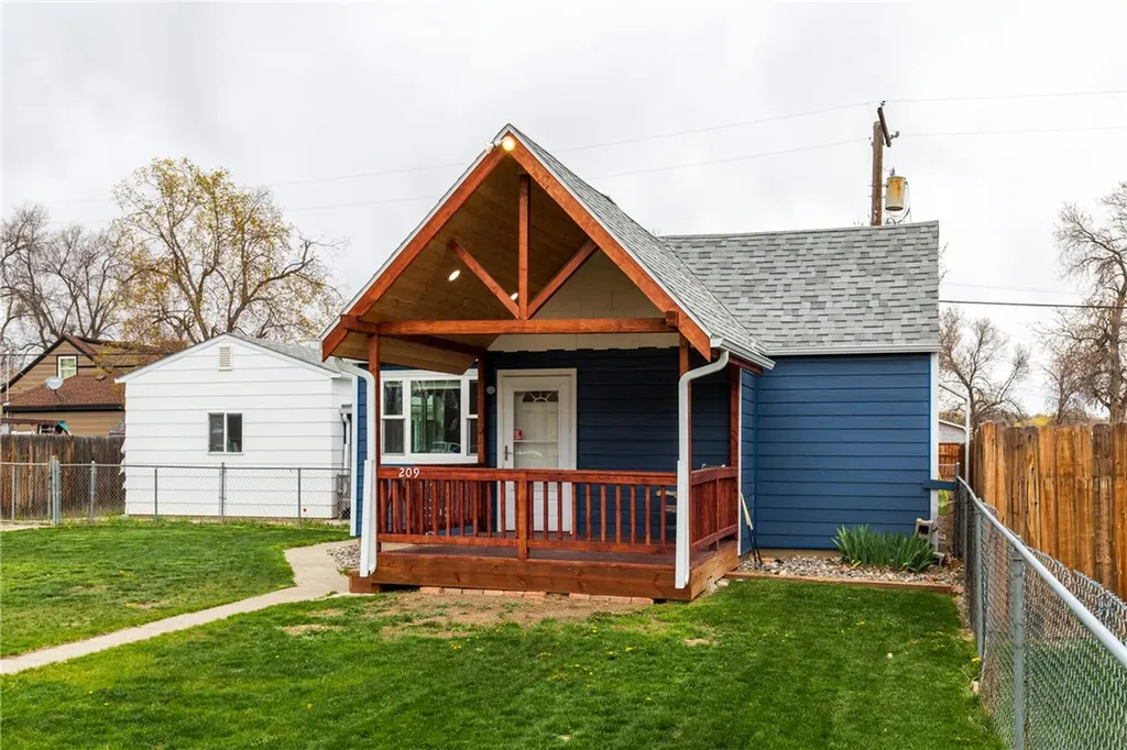 209 E 5th Street Laurel MT 59044