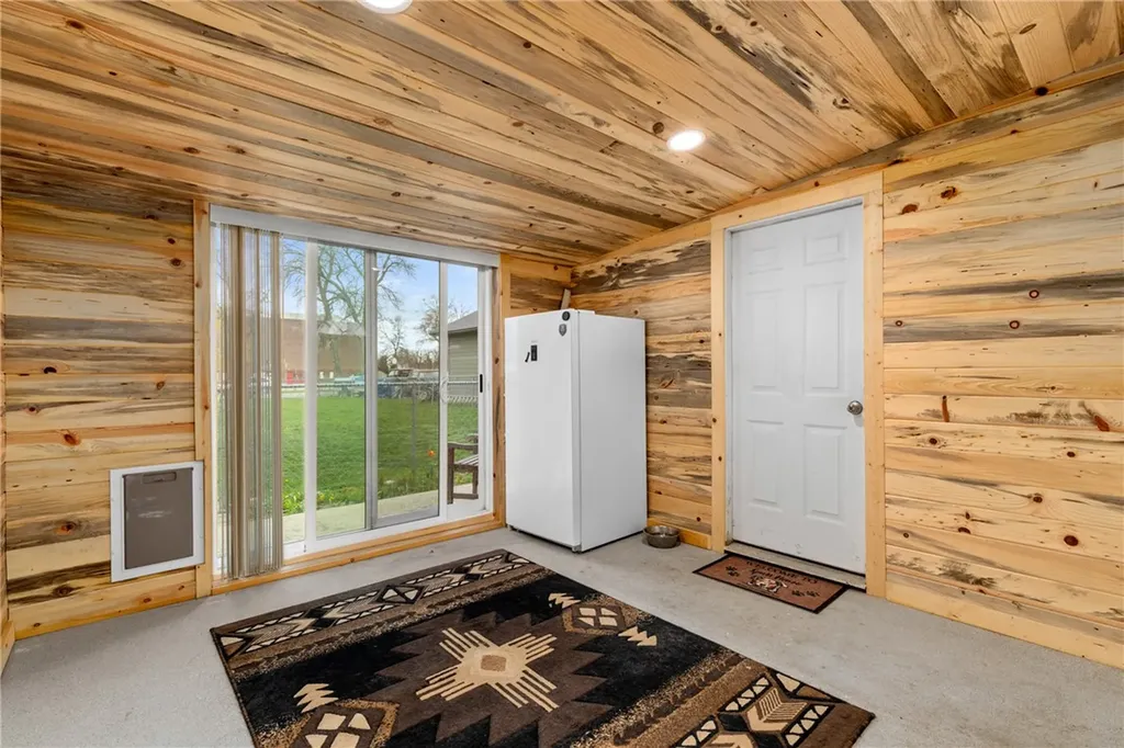 209 E 5th Street Laurel MT 59044