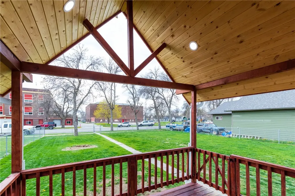 209 E 5th Street Laurel MT 59044