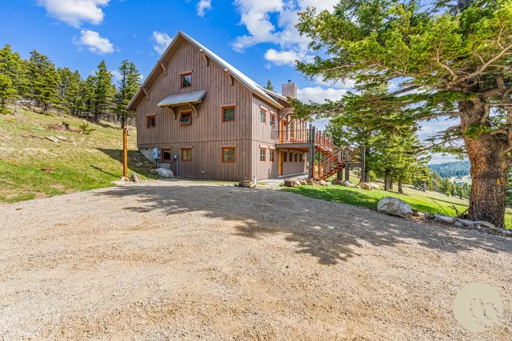 7 Eagle Trail Fishtail MT 59028