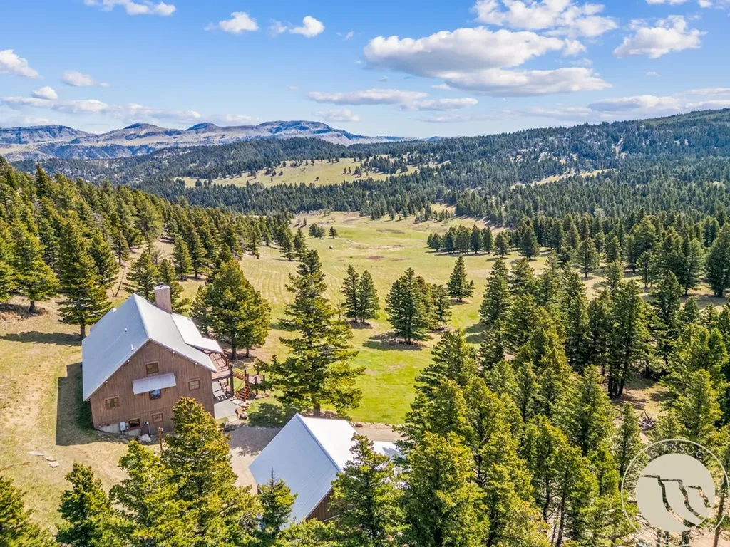 7 Eagle Trail Fishtail MT 59028