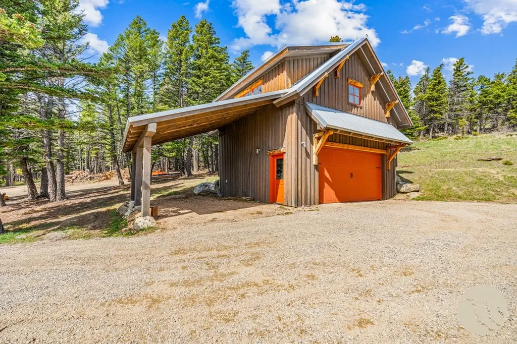 7 Eagle Trail Fishtail MT 59028