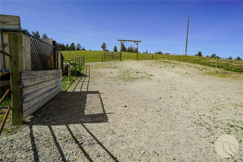 80 Dean Creek Road Lavina MT 59046