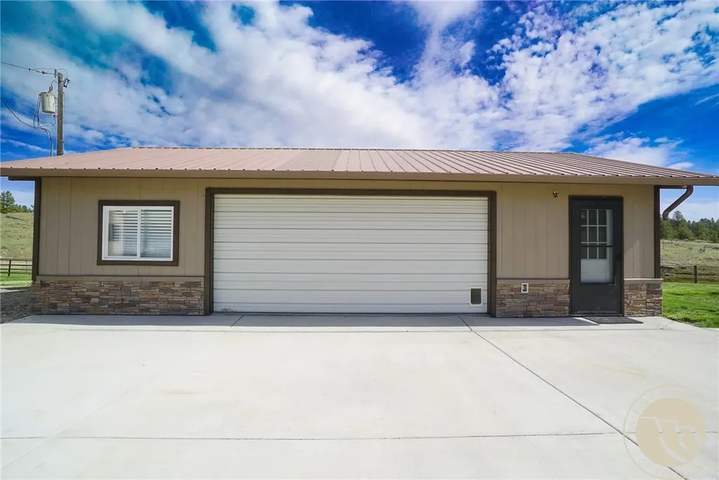 80 Dean Creek Road Lavina MT 59046