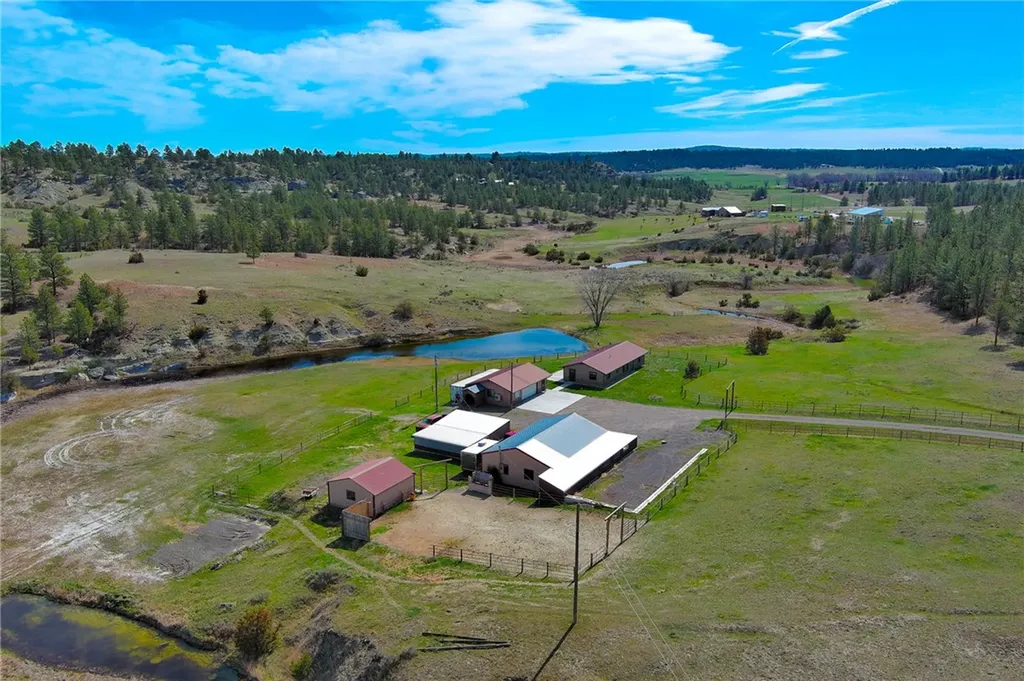80 Dean Creek Road Lavina MT 59046