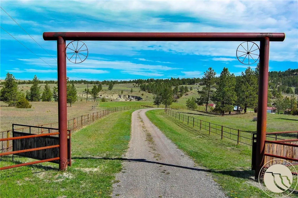 80 Dean Creek Road Lavina MT 59046