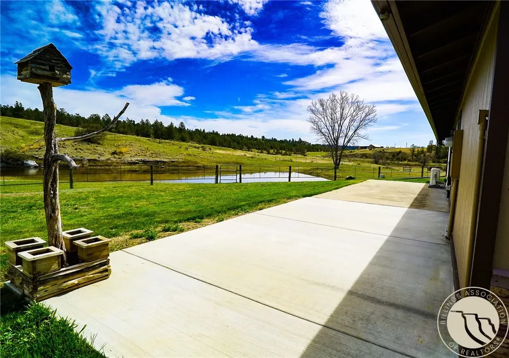 80 Dean Creek Road Lavina MT 59046