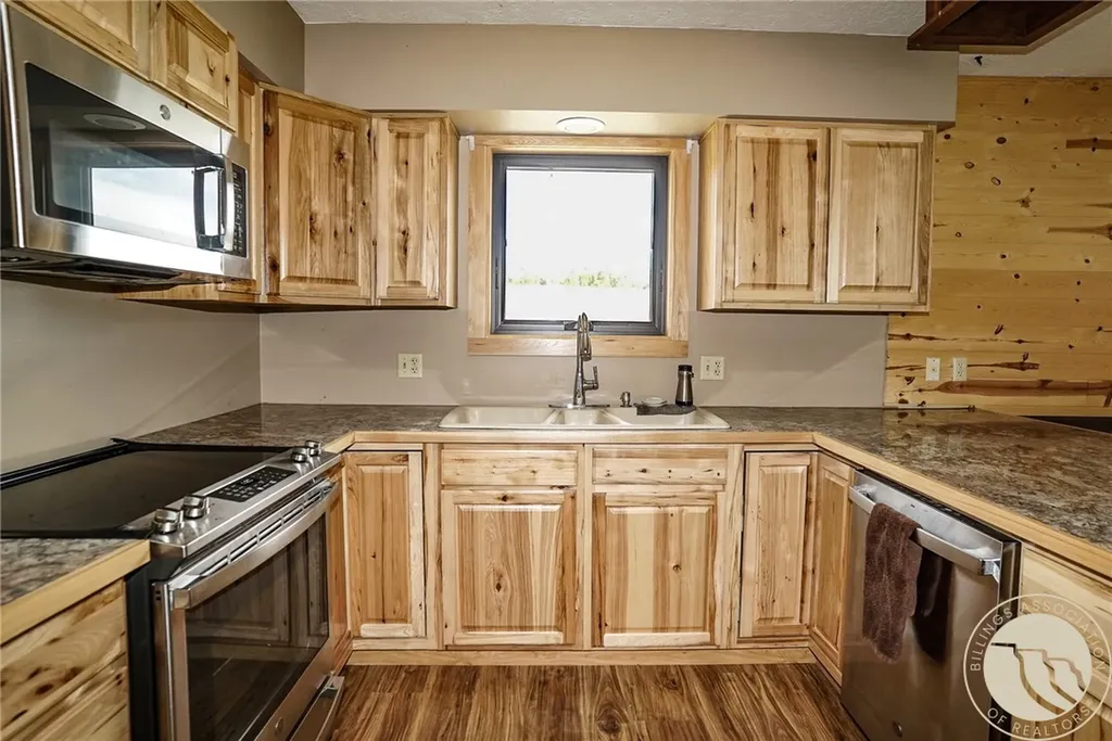 80 Dean Creek Road Lavina MT 59046