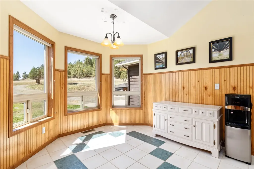 304 Pine Crest Road Columbus MT 59019