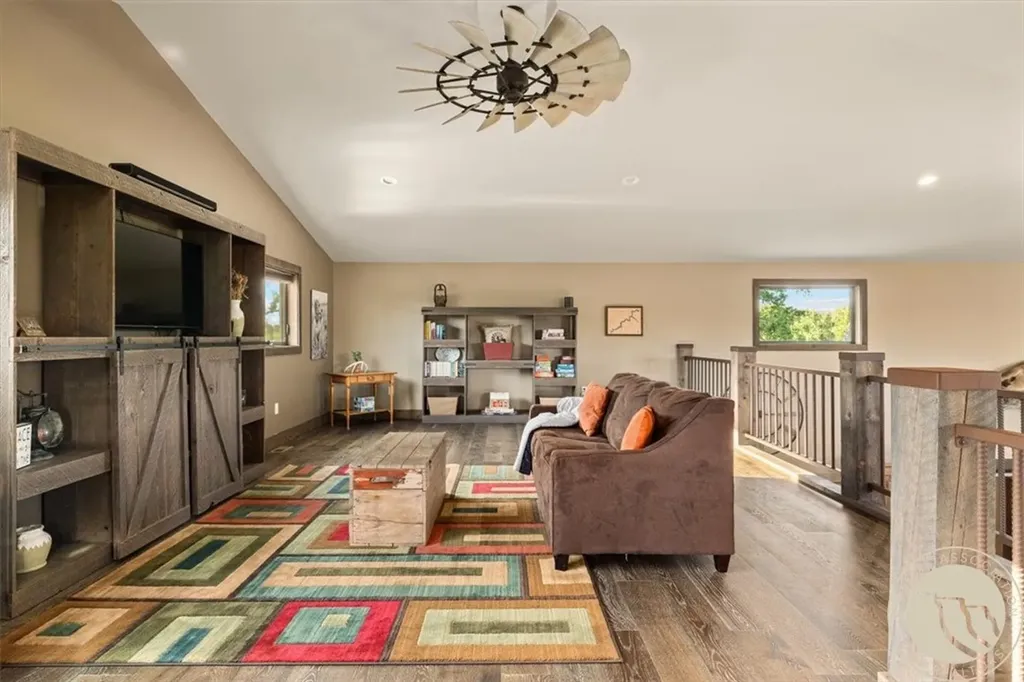 874 Allen Drive Hardin MT 590334