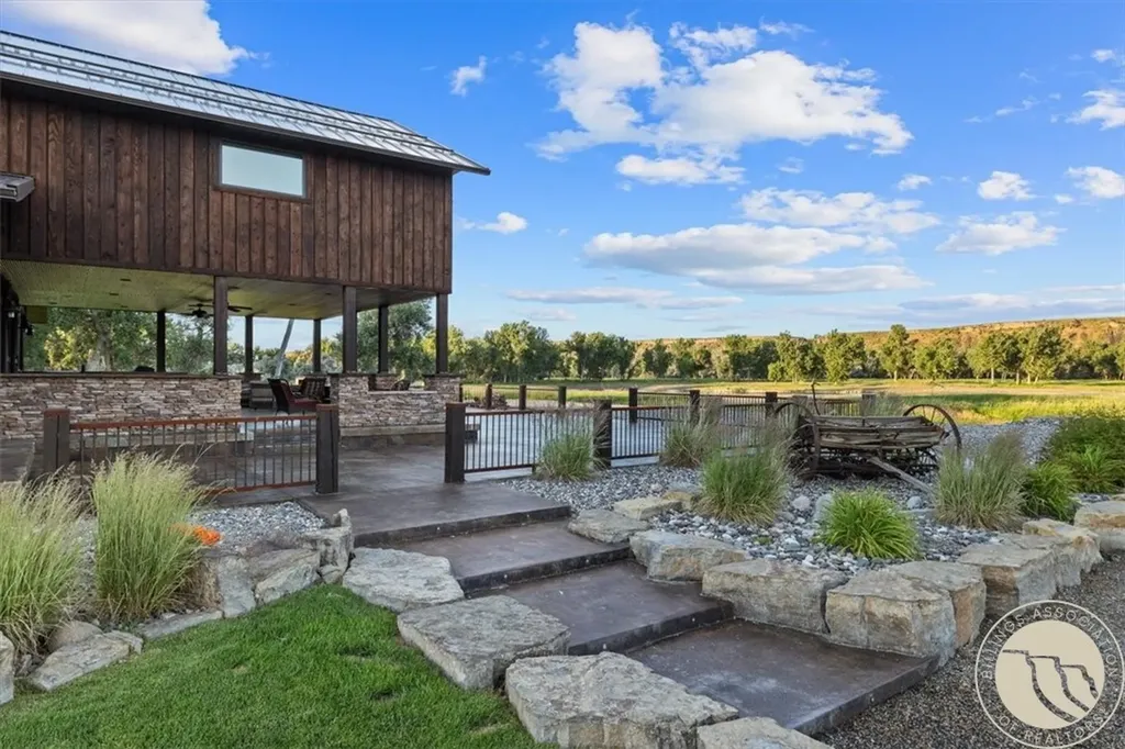 874 Allen Drive Hardin MT 590334