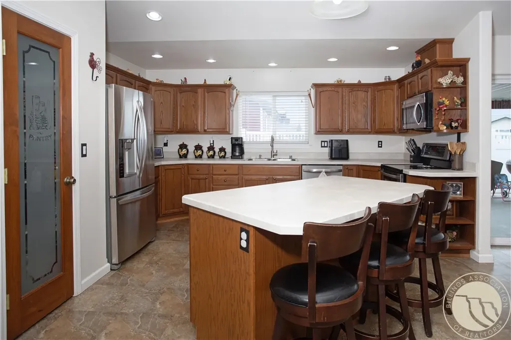 1130 1st Street W Hardin MT 59034