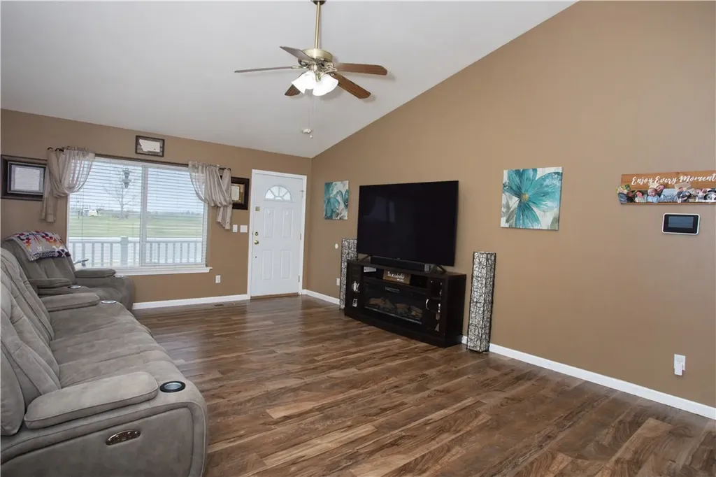 1130 1st Street W Hardin MT 59034