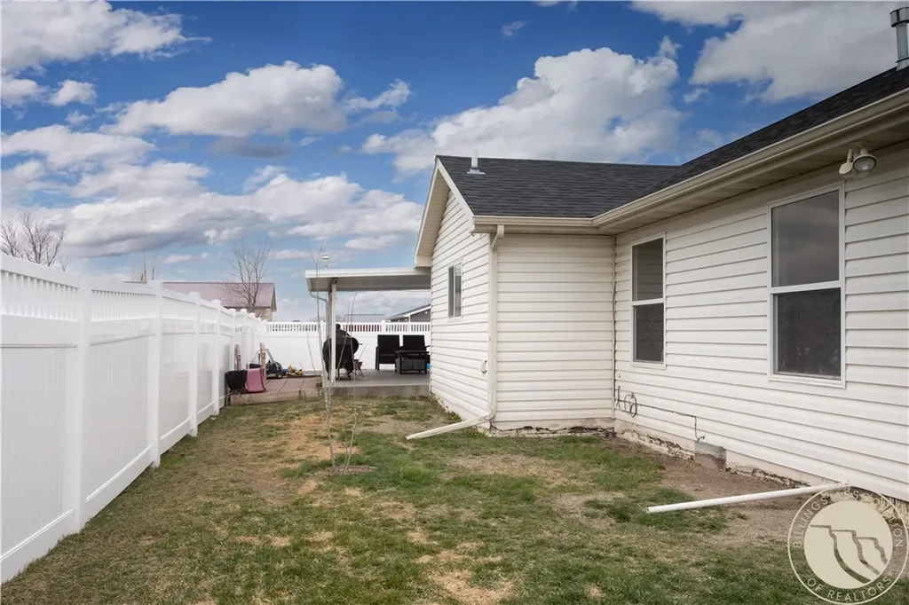 1130 1st Street W Hardin MT 59034