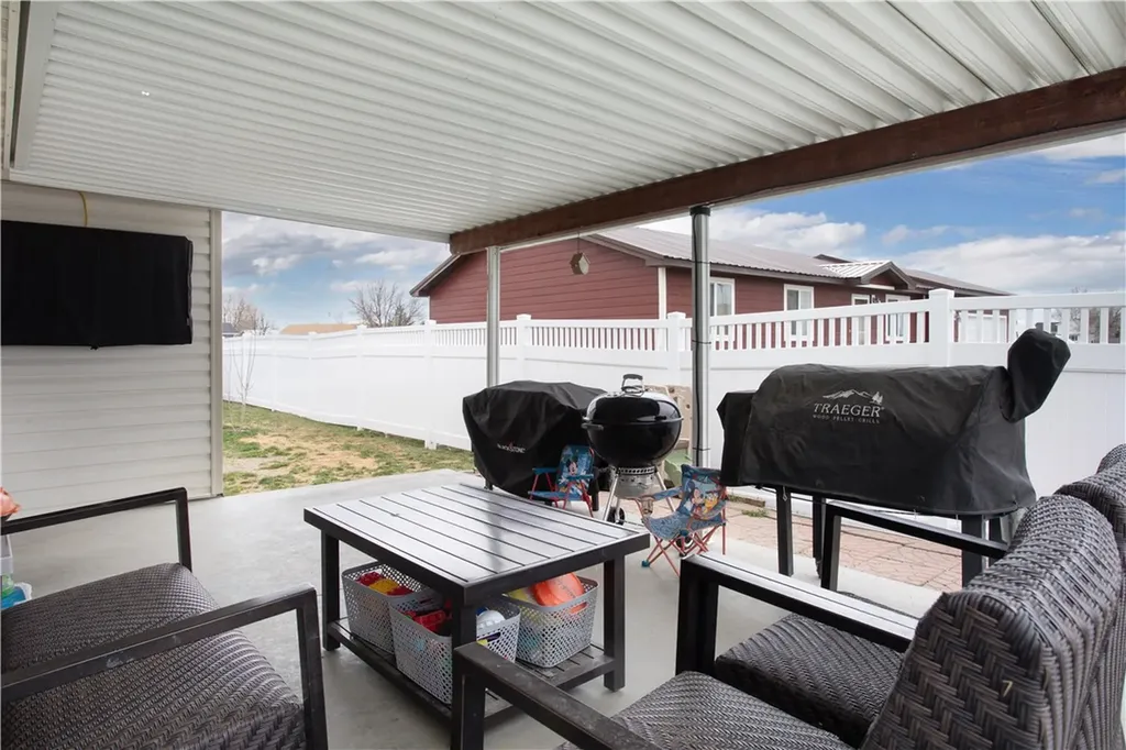 1130 1st Street W Hardin MT 59034