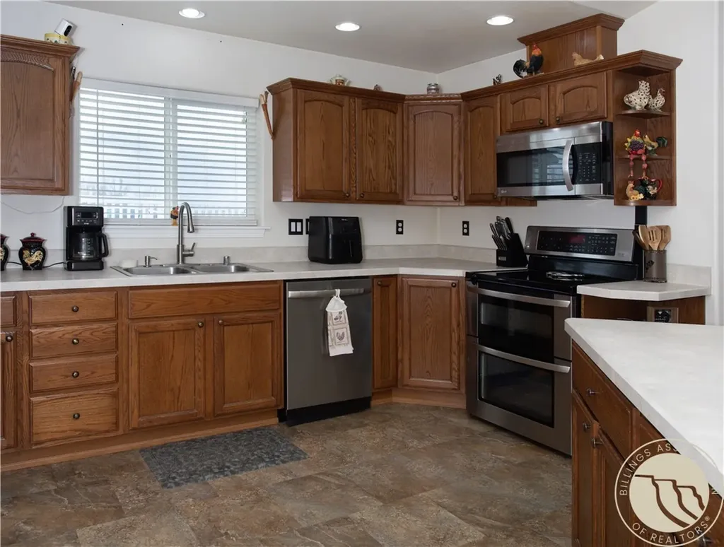 1130 1st Street W Hardin MT 59034